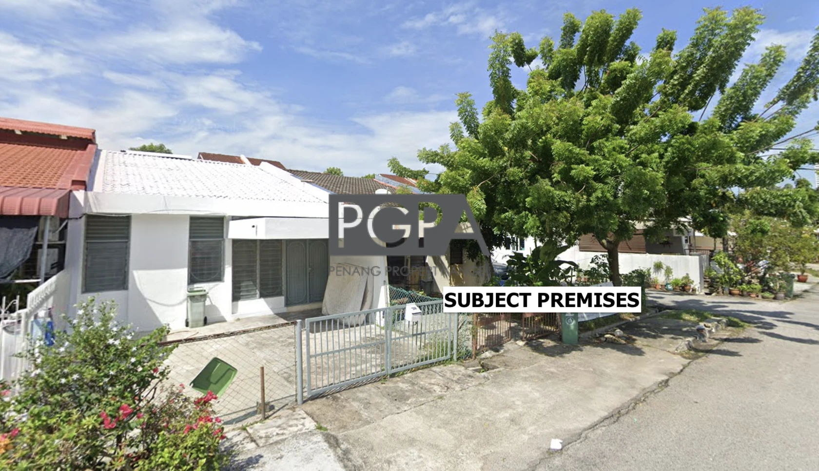 Corner Terraced House in Batu Maung.