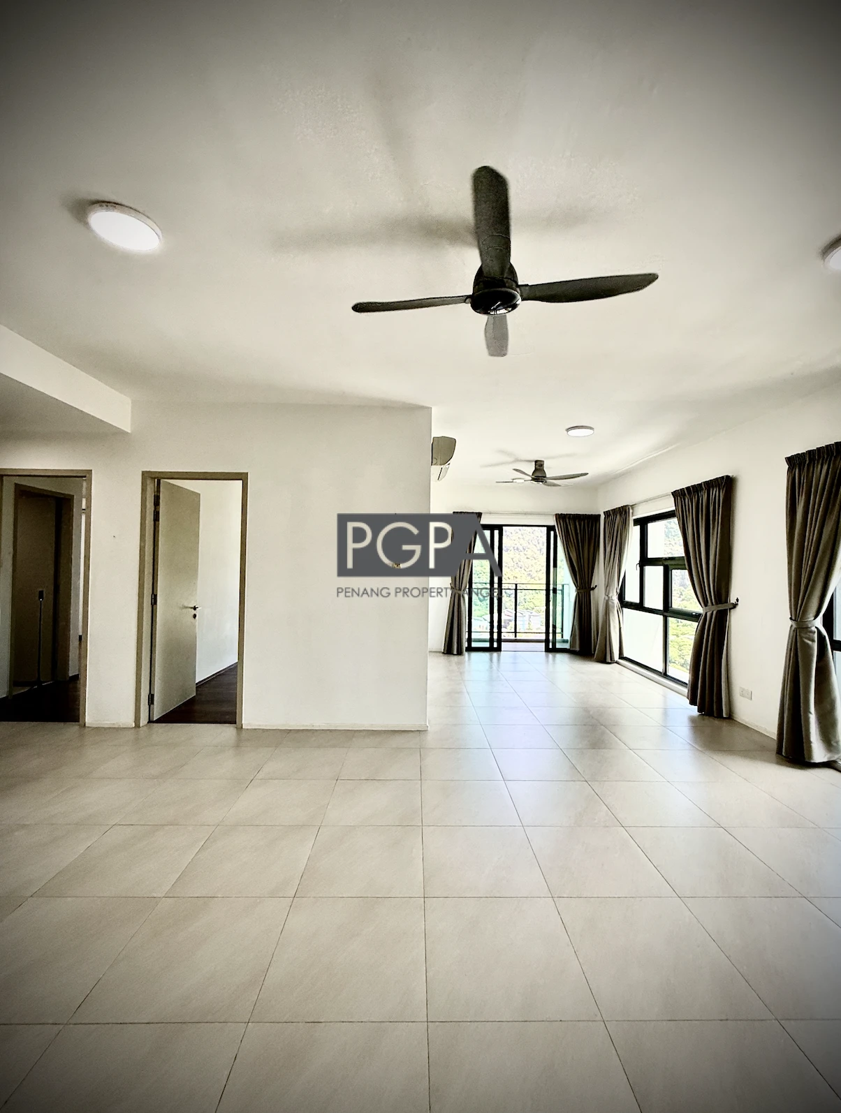 Mira Residence Condominium in Tanjung Bungah (Block B, Corner Unit, High Floor).